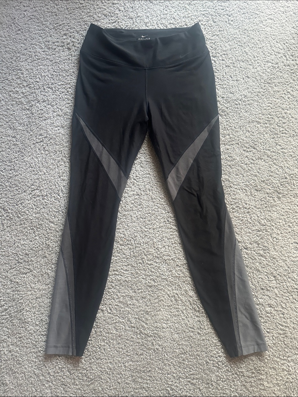 Nike Black and Gray dry fit Athletic Leggings size medium